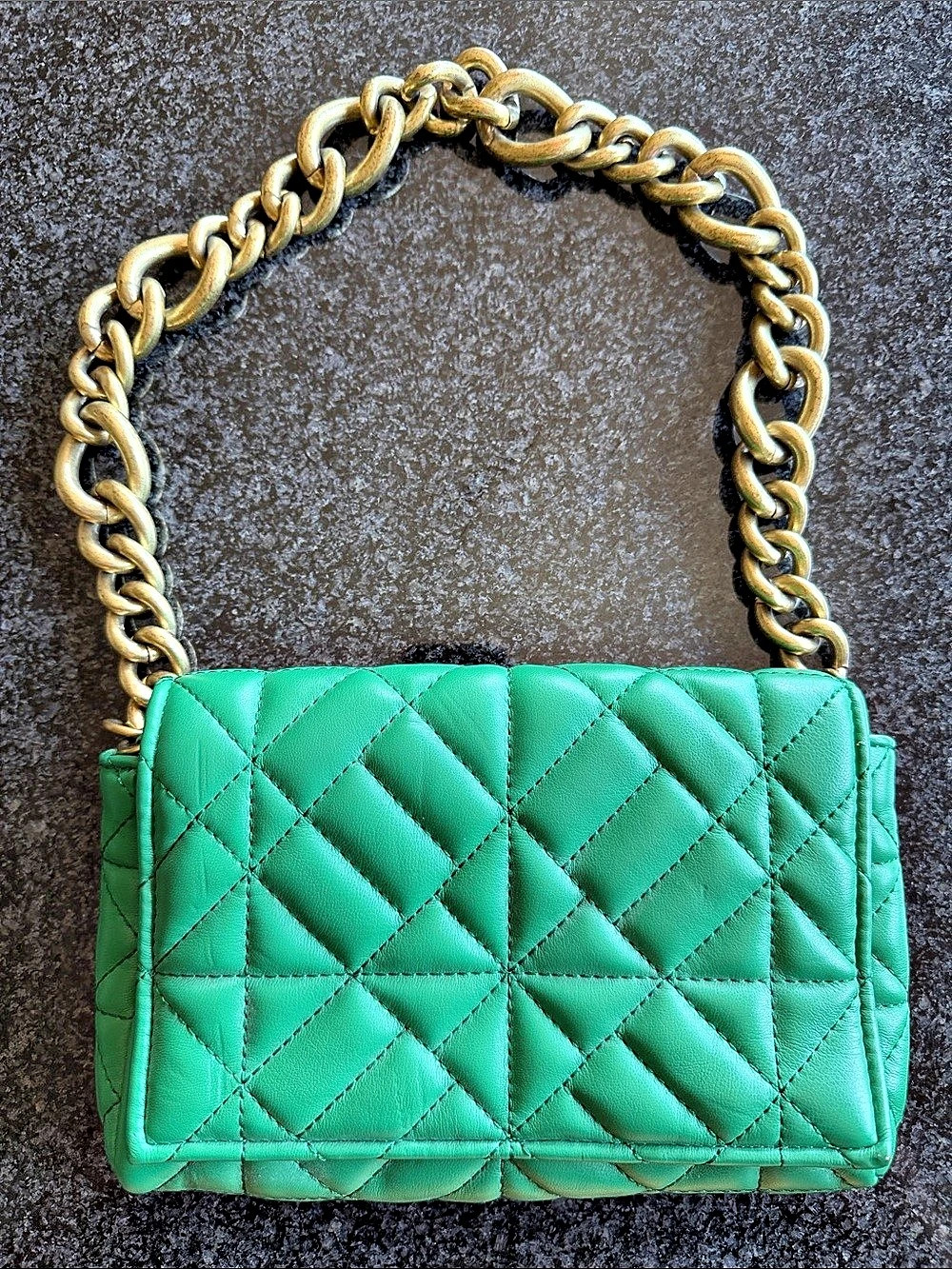 Zara Quilted Chain Shoulder Bag in Green